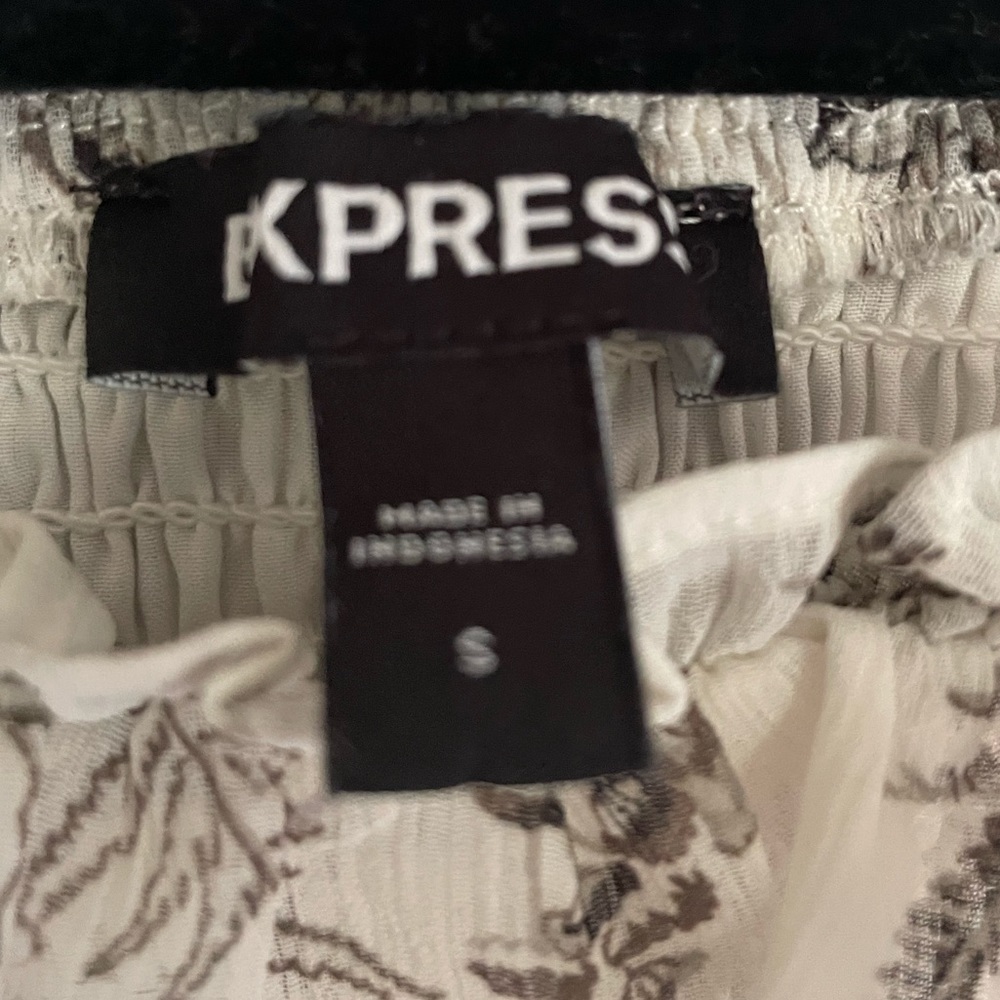 Express Cropped Blouse - Picture 4 of 5